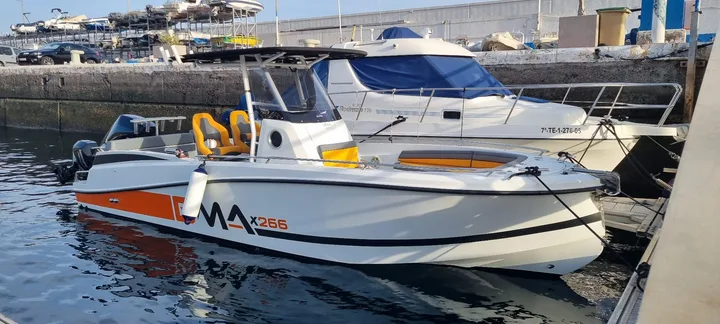 BMA X266 Charter Tenerife, Noleggio Privato e Uscite di Pesca, 3 o 6 Ore da Marina San Miguel
