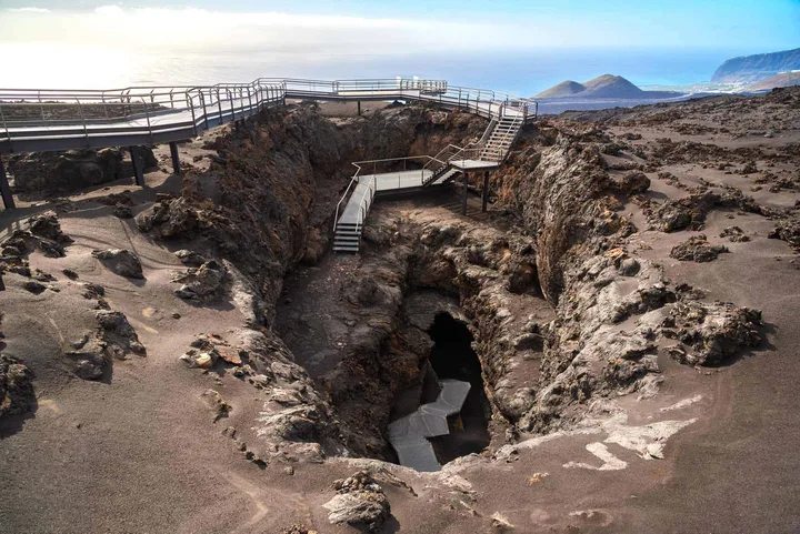 Тур в лавова тръба La Palma