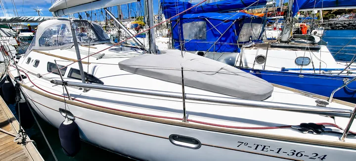 Charter a Vela Golf del Sur