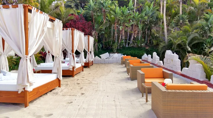 Siam Park Champagne Club, Solo Adulti, un Letto Balinese per Due