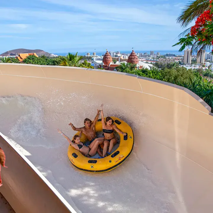 Siam Park Champagne Club, Solo Adulti, un Letto Balinese per Due