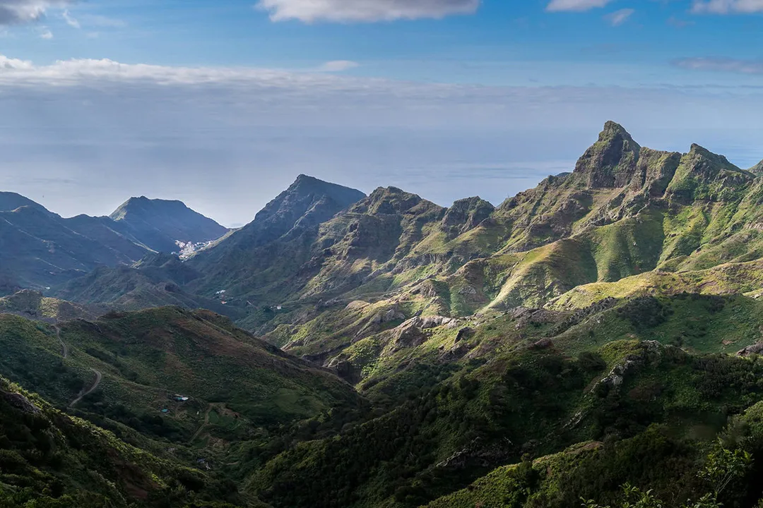 As melhores caminhadas em Tenerife: trilhos, autorizações e o que esperar (atualizado em abril de 2026)